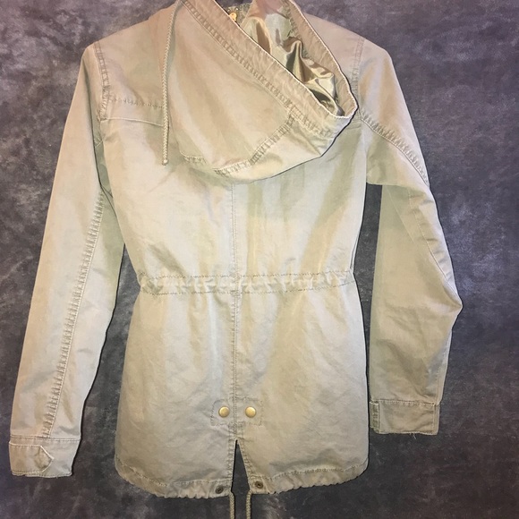 🧥 Army Color Jacket - Picture 4 of 5